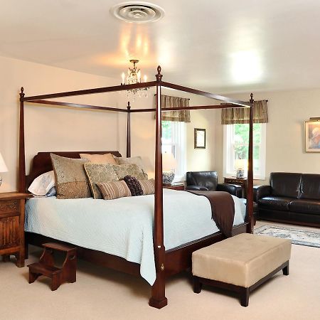 1795 Acorn Inn Bed And Breakfast คานานไดกัว ภายนอก รูปภาพ