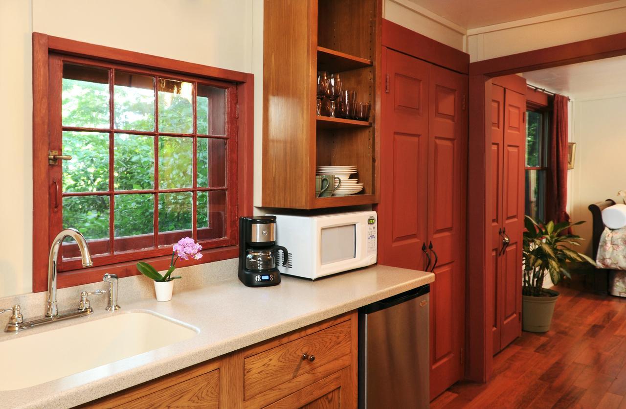 1795 Acorn Inn Bed And Breakfast คานานไดกัว ภายนอก รูปภาพ