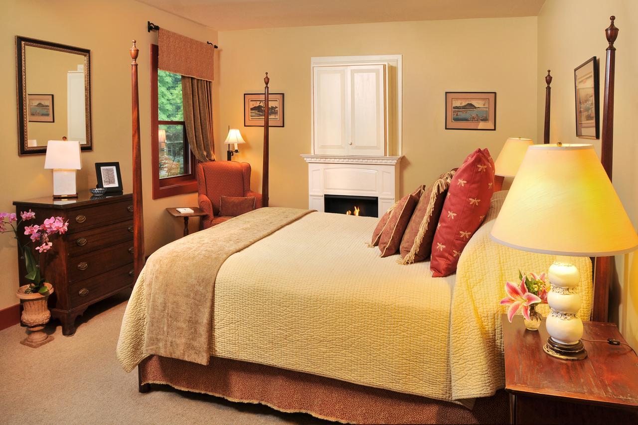 1795 Acorn Inn Bed And Breakfast คานานไดกัว ภายนอก รูปภาพ