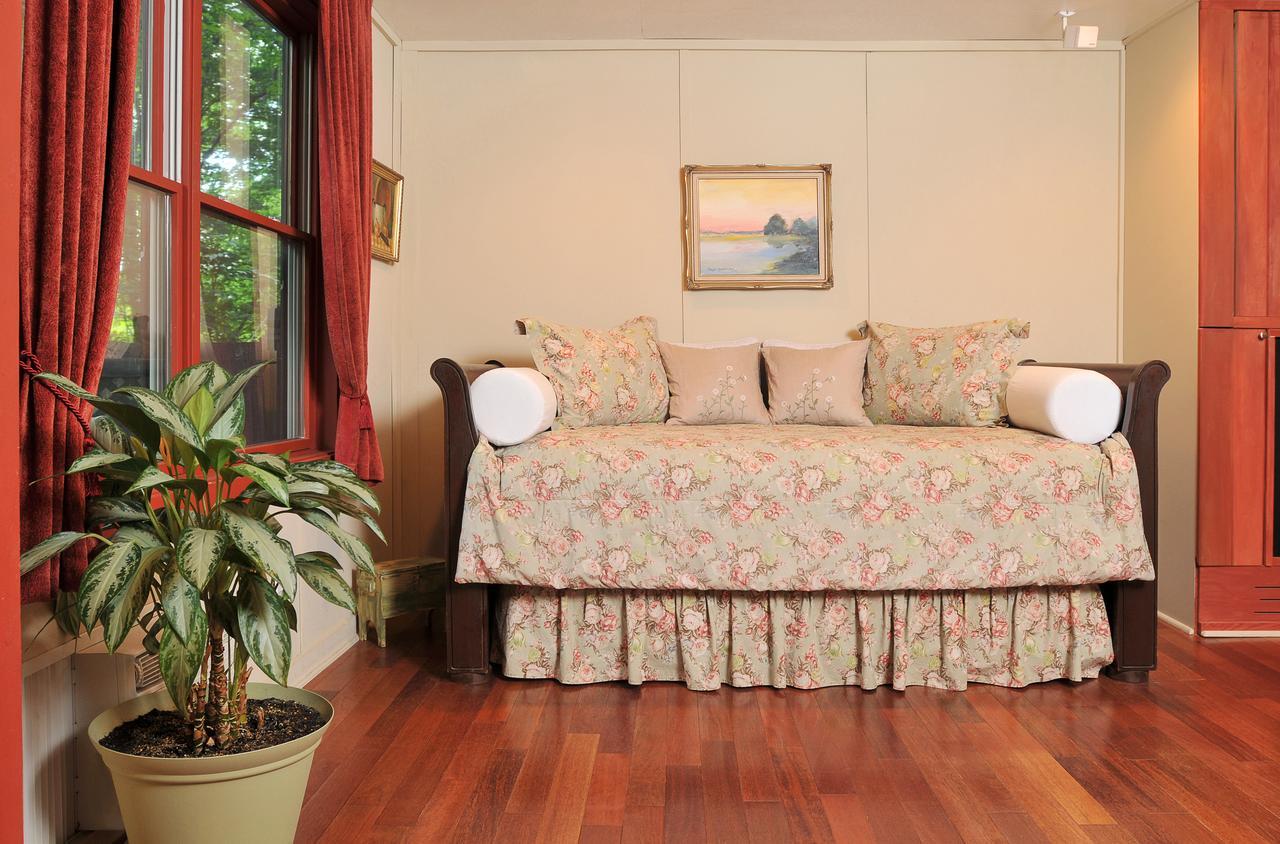 1795 Acorn Inn Bed And Breakfast คานานไดกัว ภายนอก รูปภาพ
